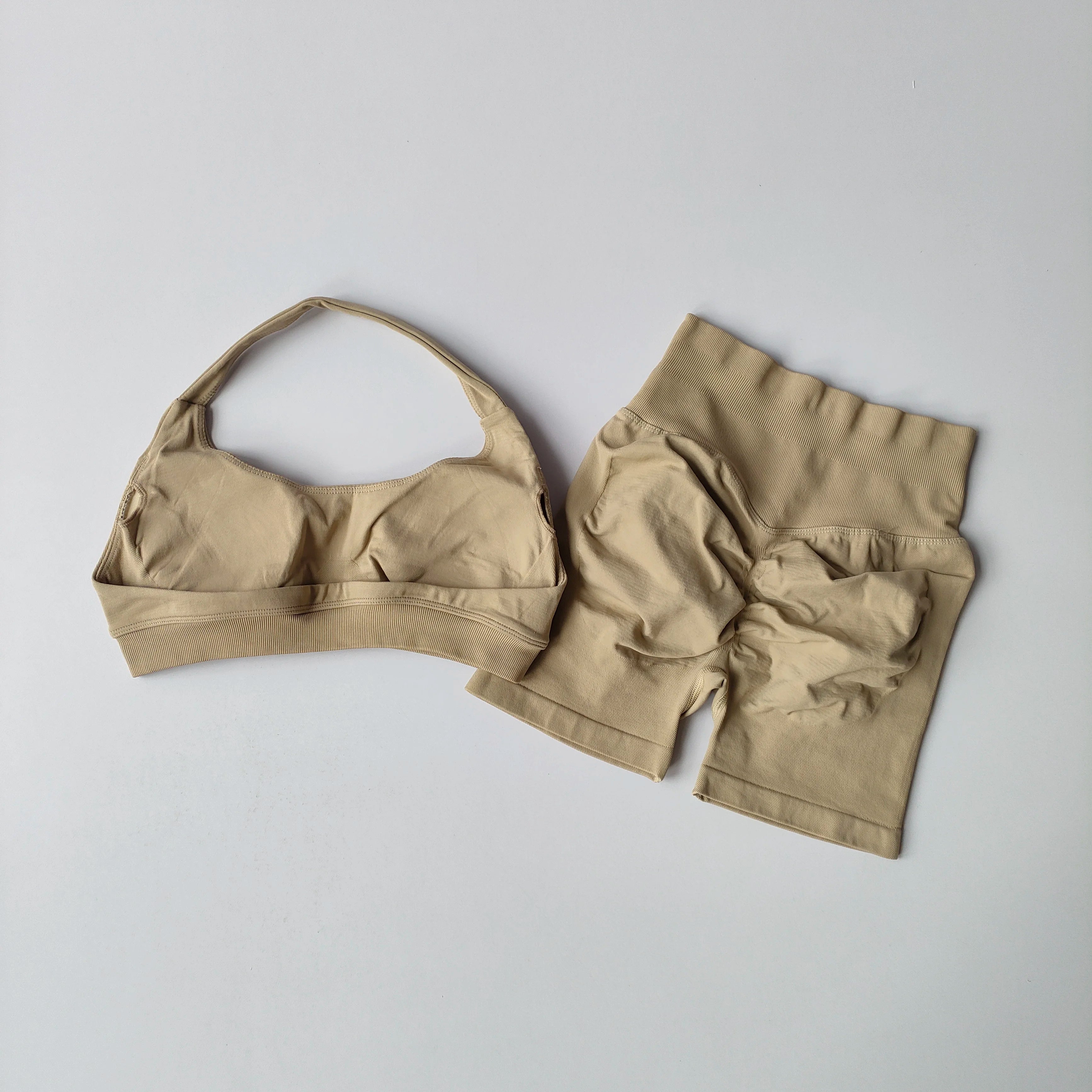 Women’s 2-Piece Yoga Set – Halter Sports Bra & Matching Shorts